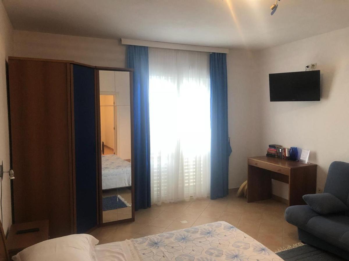 Villa Rosso Baška Voda エクステリア 写真