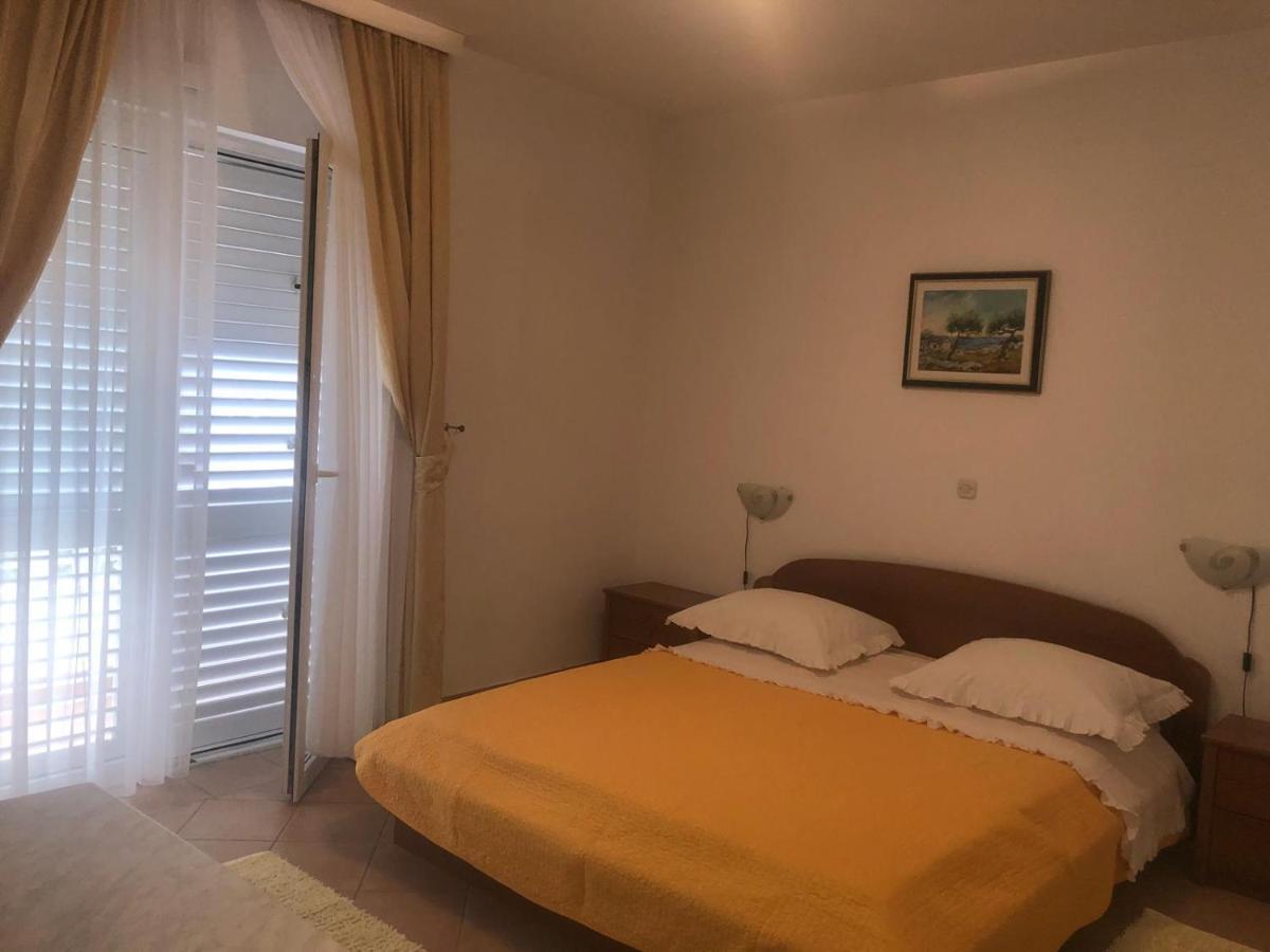 Villa Rosso Baška Voda エクステリア 写真