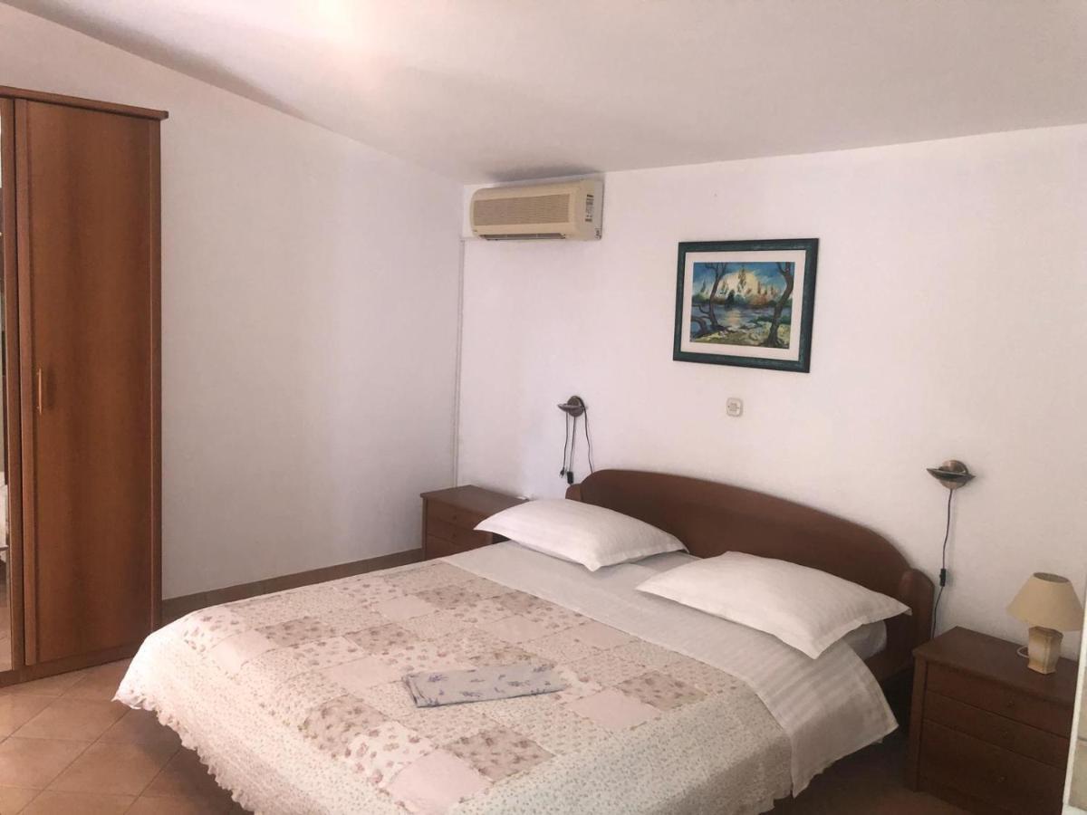 Villa Rosso Baška Voda エクステリア 写真