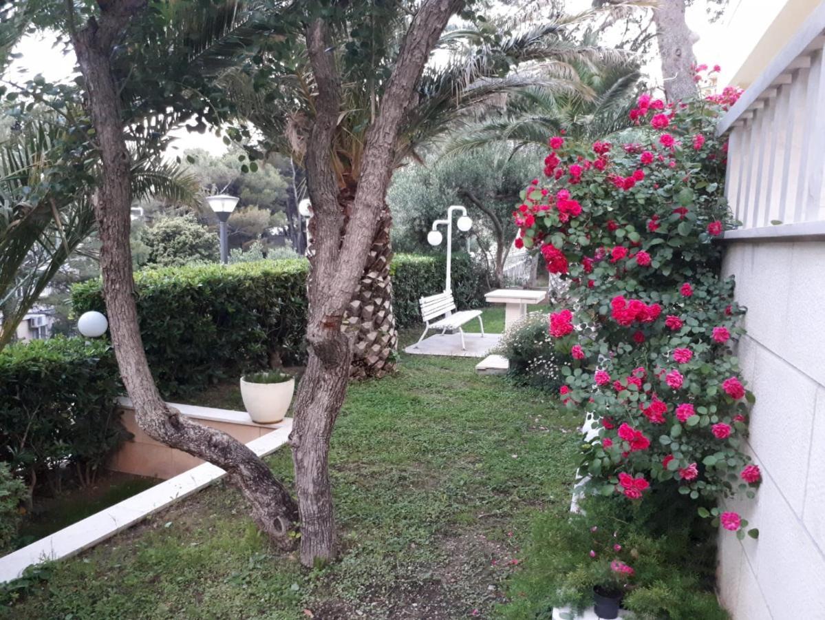 Villa Rosso Baška Voda エクステリア 写真