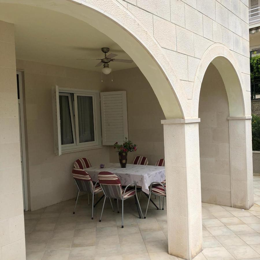 Villa Rosso Baška Voda エクステリア 写真