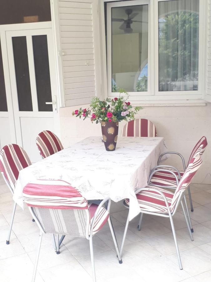 Villa Rosso Baška Voda エクステリア 写真
